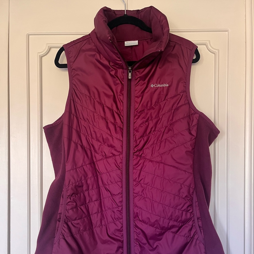 Columbia Women's Burgundy Puffer Vest